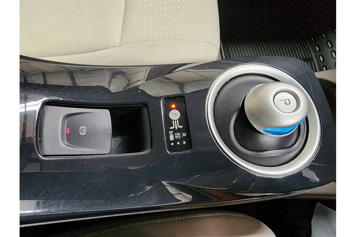 2014 Nissan Leaf  ZE0