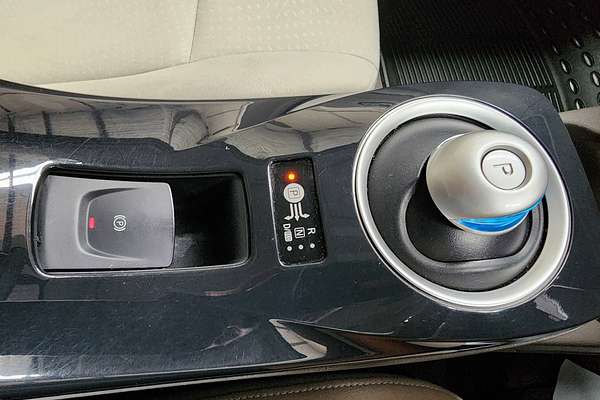 2014 Nissan Leaf  ZE0