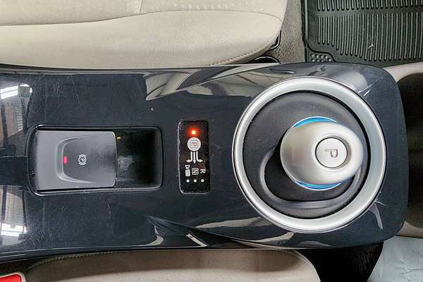 2014 Nissan Leaf  ZE0