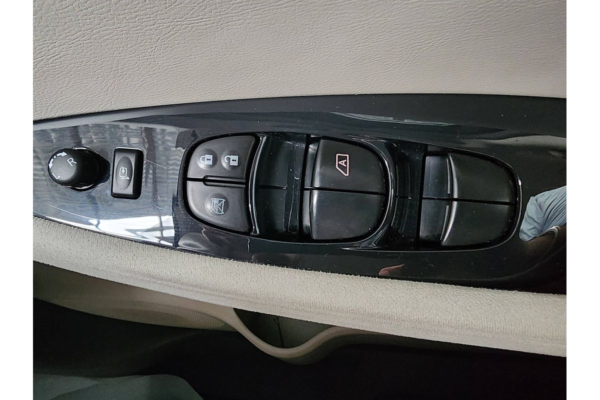 2014 Nissan Leaf  ZE0