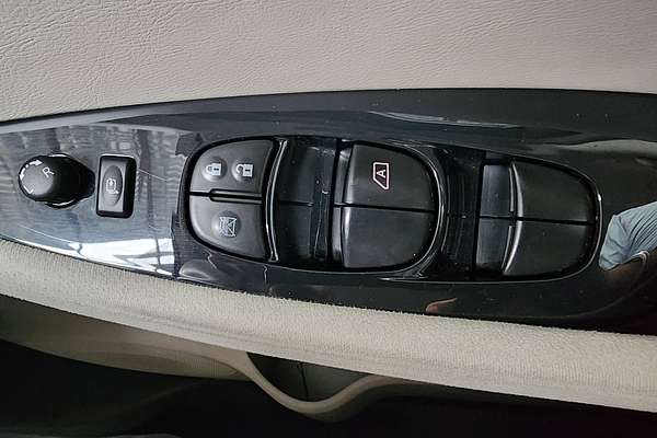 2014 Nissan Leaf  ZE0