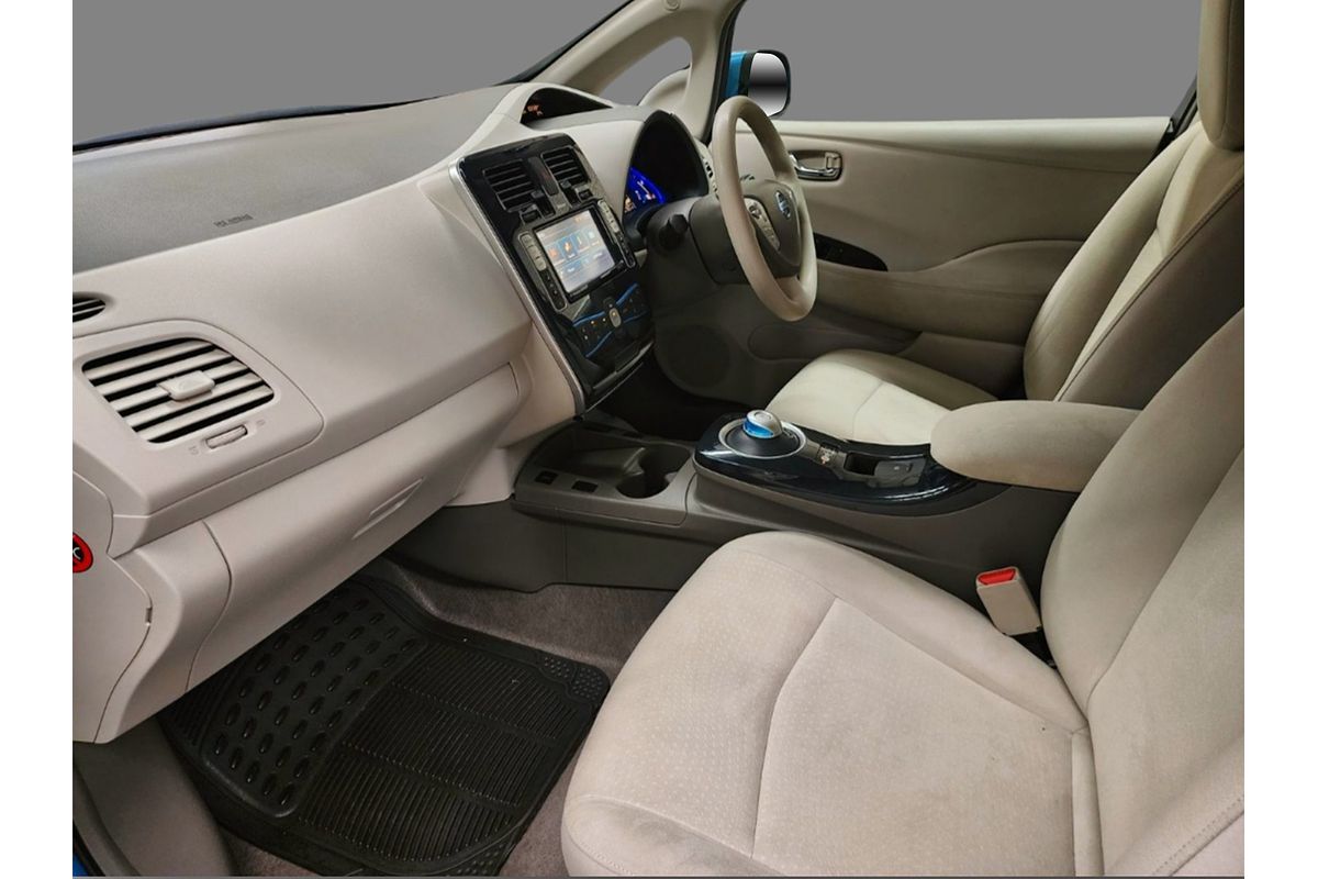 2014 Nissan Leaf  ZE0