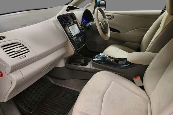2014 Nissan Leaf  ZE0