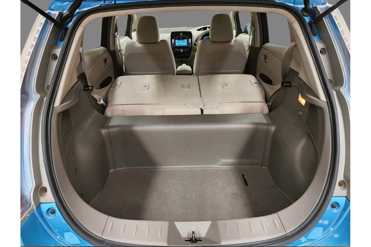 2014 Nissan Leaf  ZE0