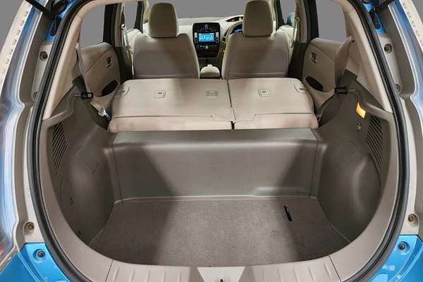 2014 Nissan Leaf  ZE0