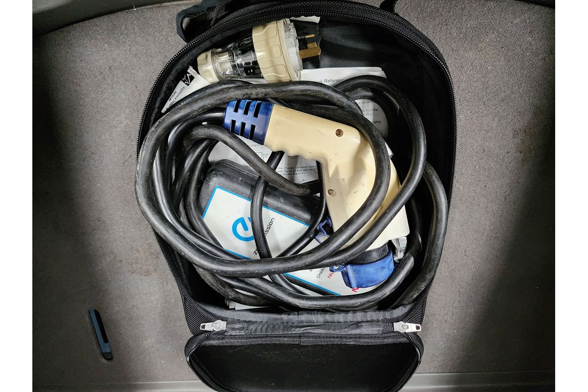 2014 Nissan Leaf  ZE0