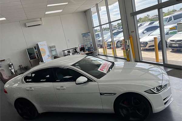 2016 Jaguar XE 20d R-SPORT MY17