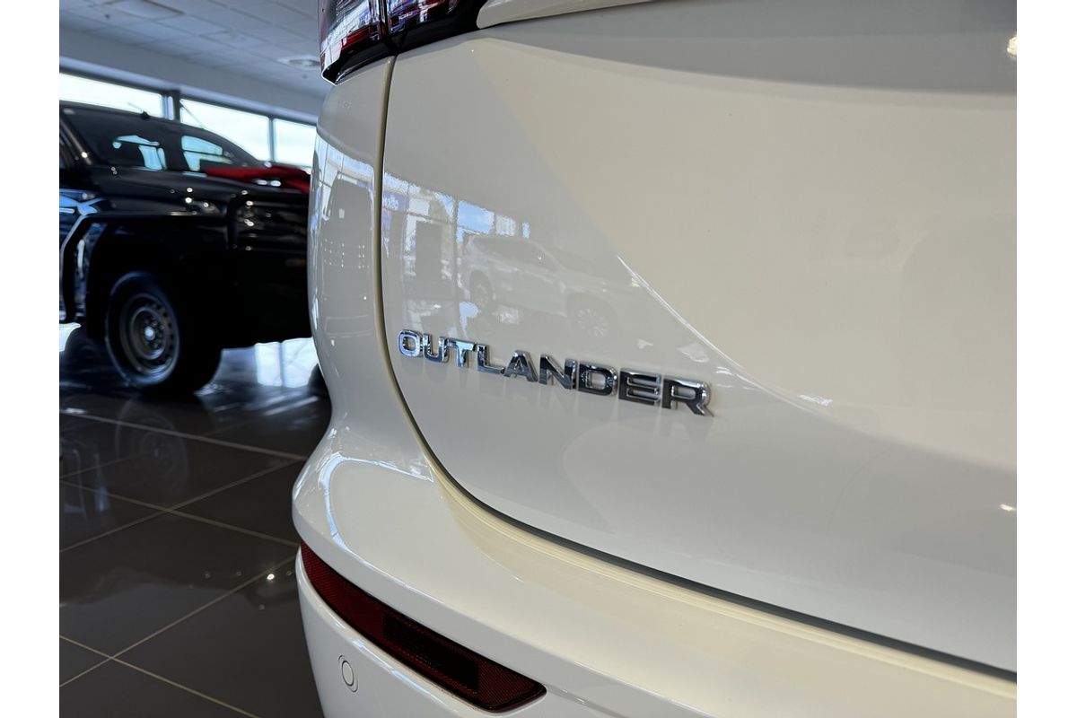 2024 Mitsubishi ZM Outlander LS 2.5L CVT 2WD 7ST
