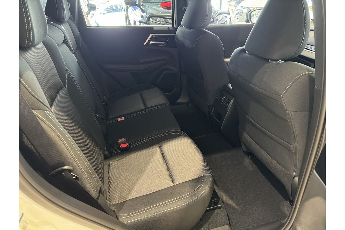 2024 Mitsubishi ZM Outlander LS 2.5L CVT 2WD 7ST
