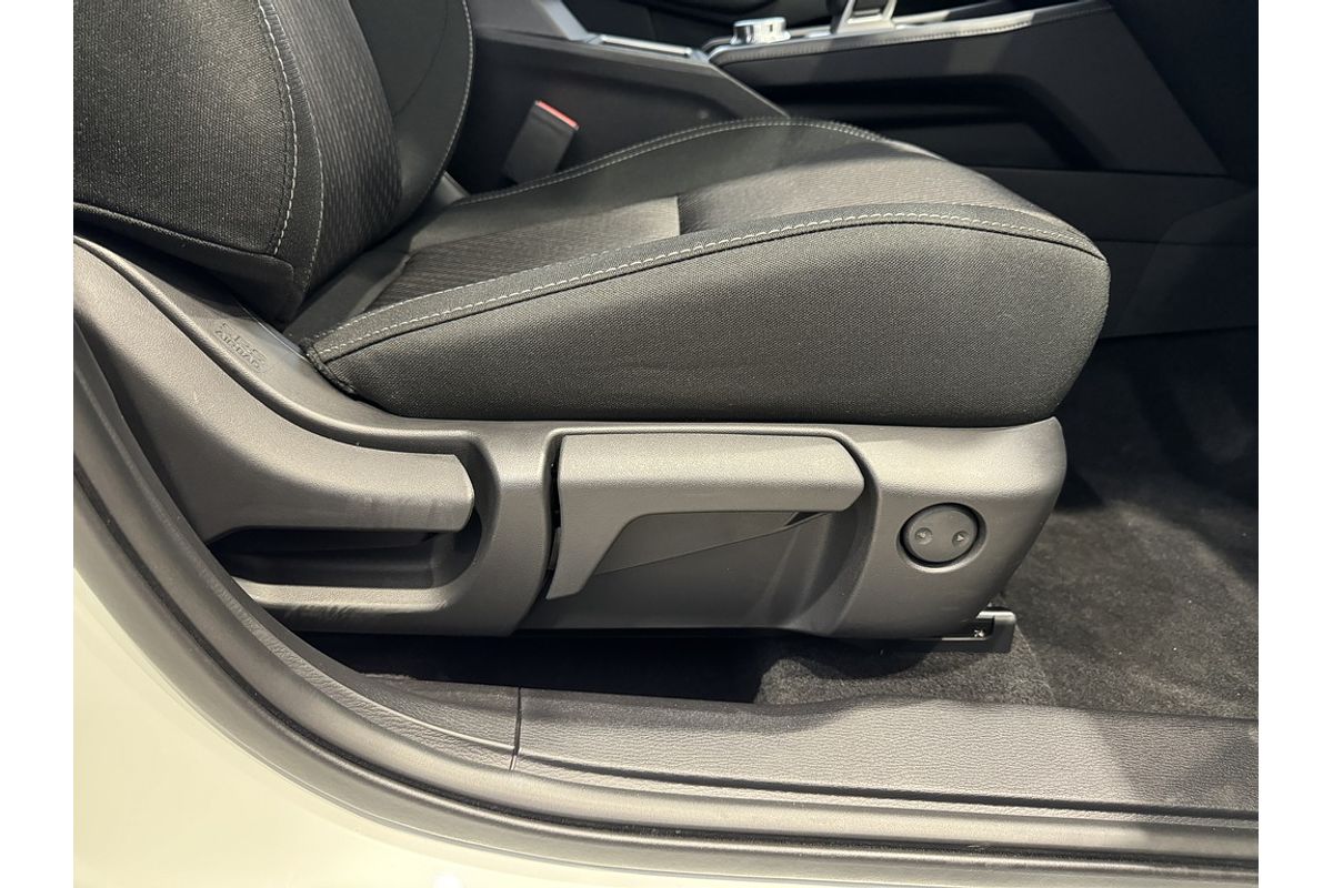 2024 Mitsubishi ZM Outlander LS 2.5L CVT 2WD 7ST