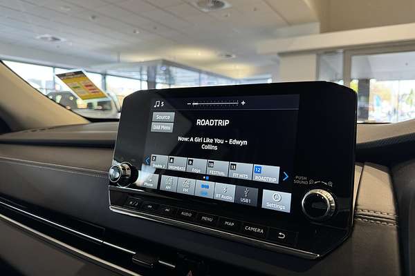 2024 Mitsubishi Outlander LS ZM
