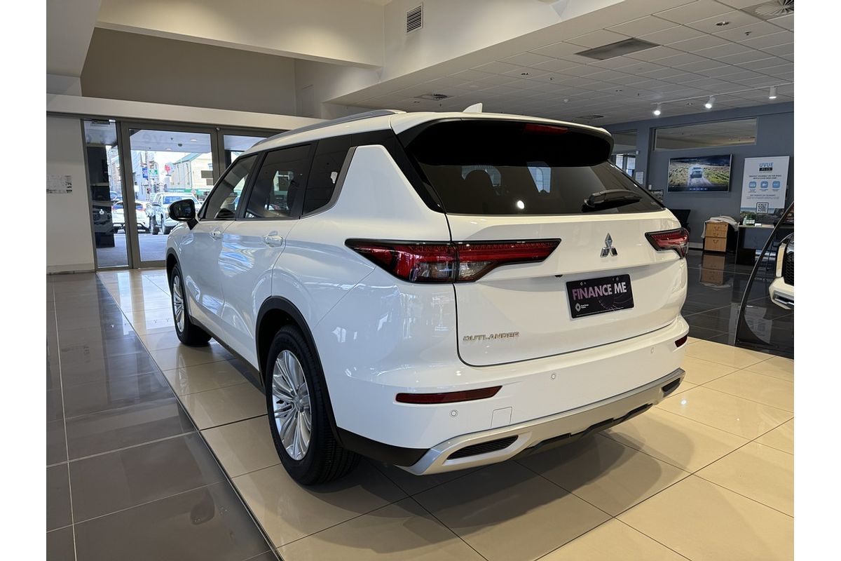 2024 Mitsubishi ZM Outlander LS 2.5L CVT 2WD 7ST