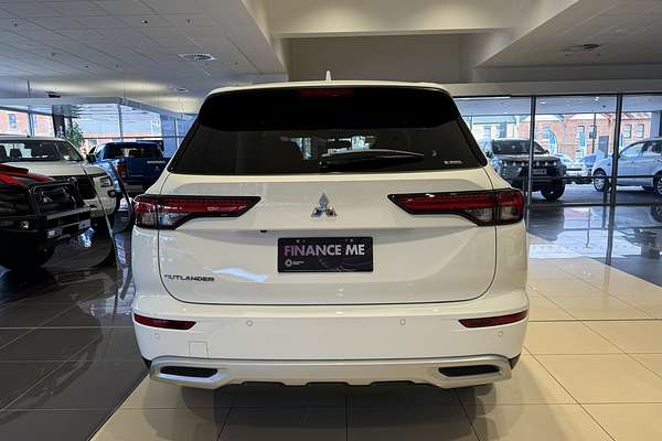 2024 Mitsubishi Outlander LS ZM