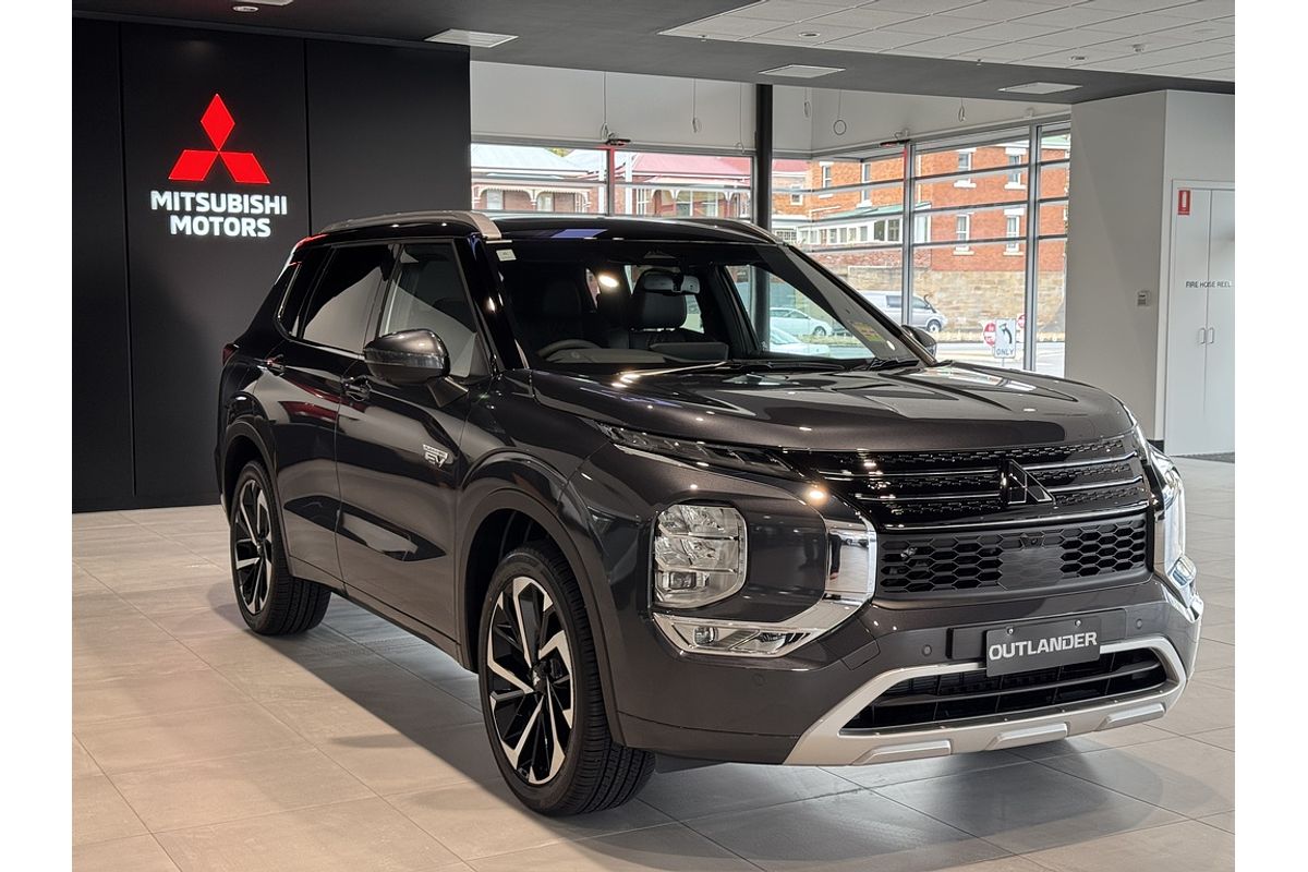2024 Mitsubishi Outlander PHEV Exceed Tourer ZM