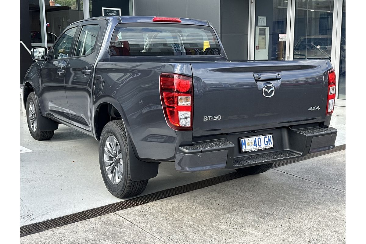 Mazda BT-50 F 6AUTO 3.0L DUAL CAB PICKUP XT 4X4