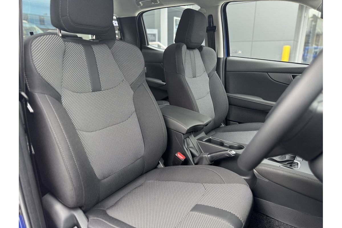 Mazda  G 6AUTO 3.0L DUAL CAB PICKUP XTR 4X4