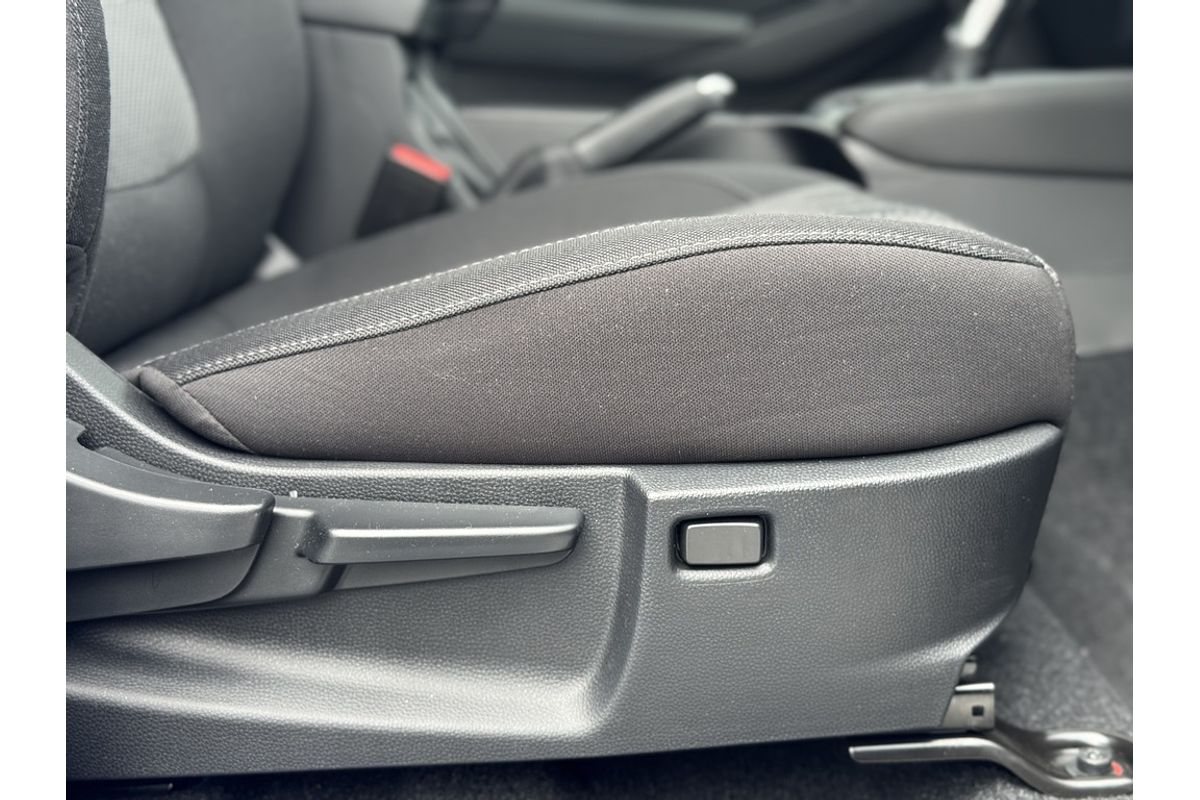 Mazda  G 6AUTO 3.0L DUAL CAB PICKUP XTR 4X4