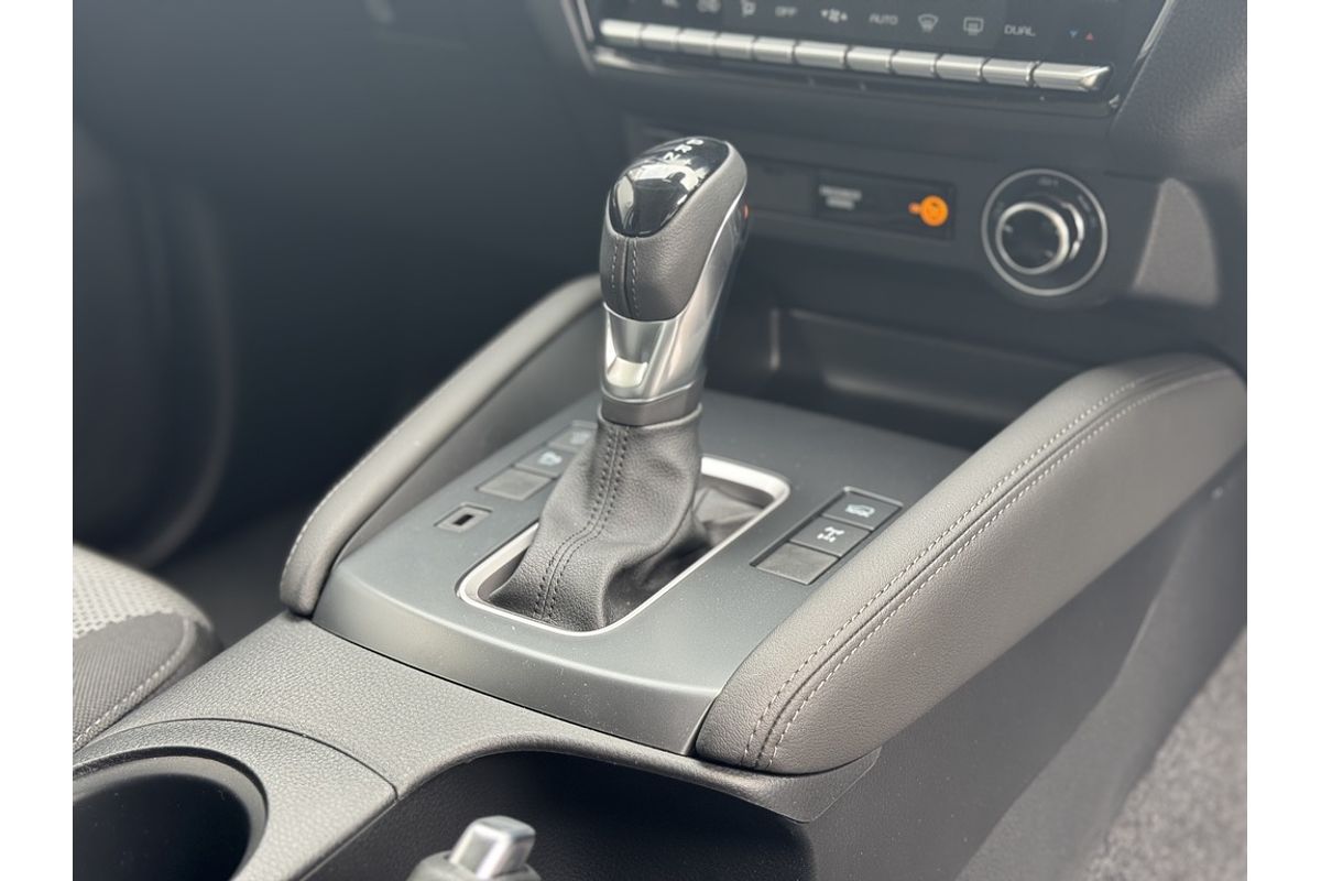 Mazda  G 6AUTO 3.0L DUAL CAB PICKUP XTR 4X4