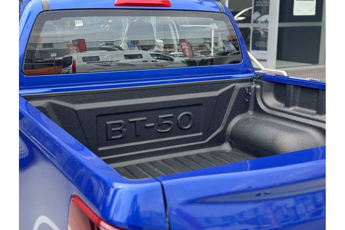 Mazda  G 6AUTO 3.0L DUAL CAB PICKUP XTR 4X4