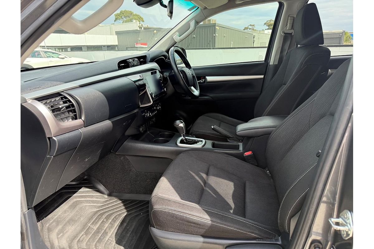 2020 Toyota Hilux SR5 GUN126R 4X4
