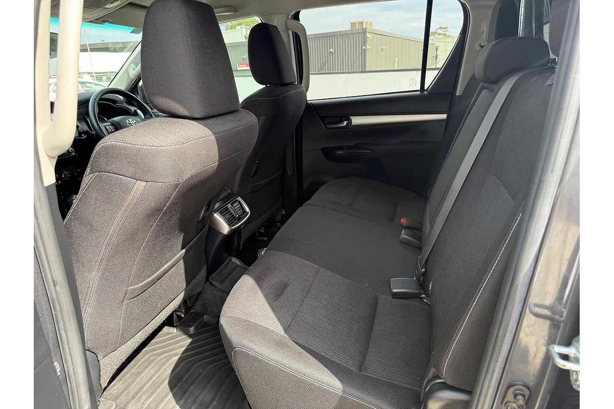 2020 Toyota Hilux SR5 GUN126R 4X4