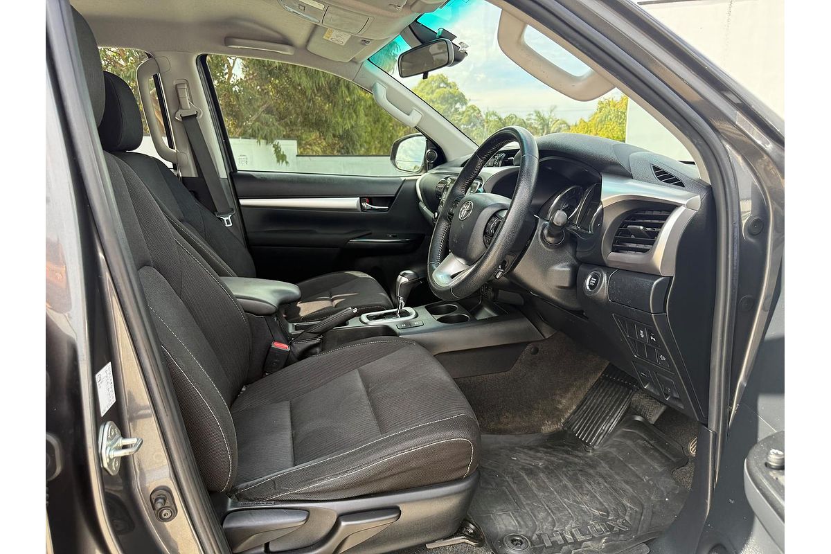 2020 Toyota Hilux SR5 GUN126R 4X4