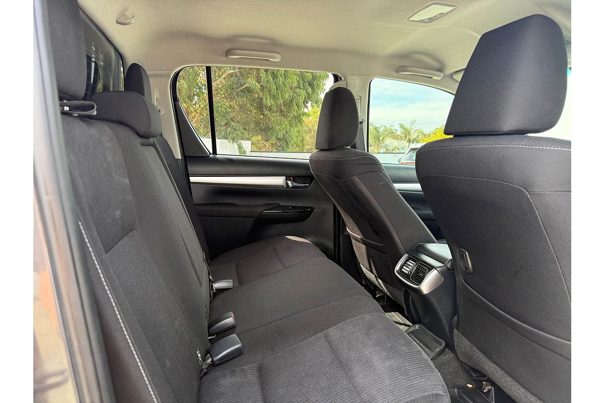 2020 Toyota Hilux SR5 GUN126R 4X4