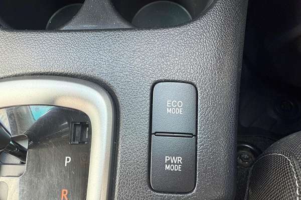 2020 Toyota Hilux SR5 GUN126R 4X4