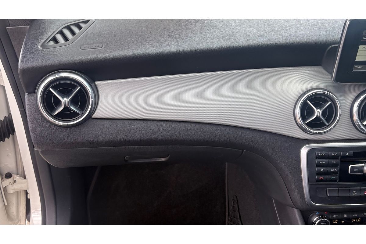 2014 Mercedes-Benz CLA200 117