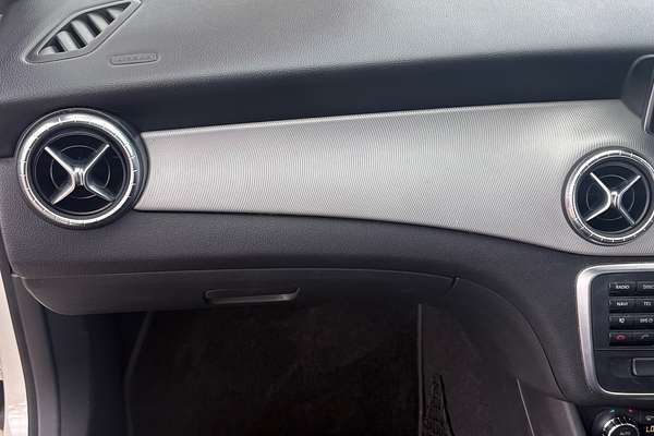 2014 Mercedes-Benz CLA200 117