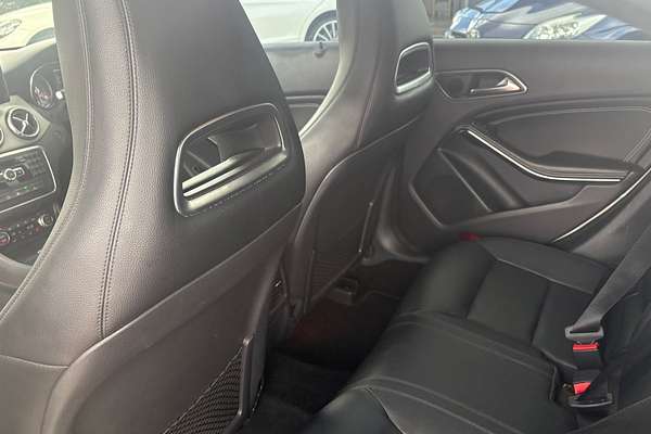 2014 Mercedes-Benz CLA200 117