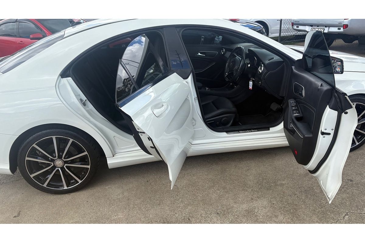 2014 Mercedes-Benz CLA200 117