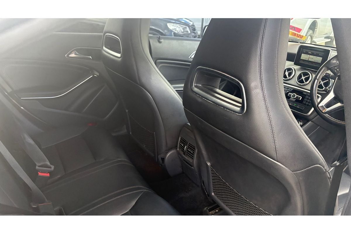 2014 Mercedes-Benz CLA200 117