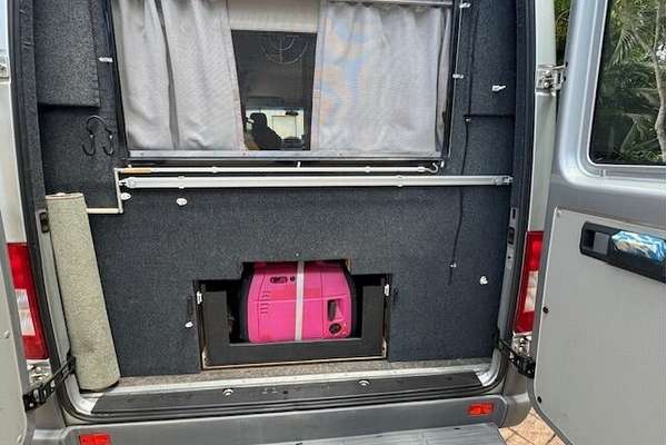 2005 Mercedes-Benz Sprinter 313CDI LWB Rear Wheel Drive
