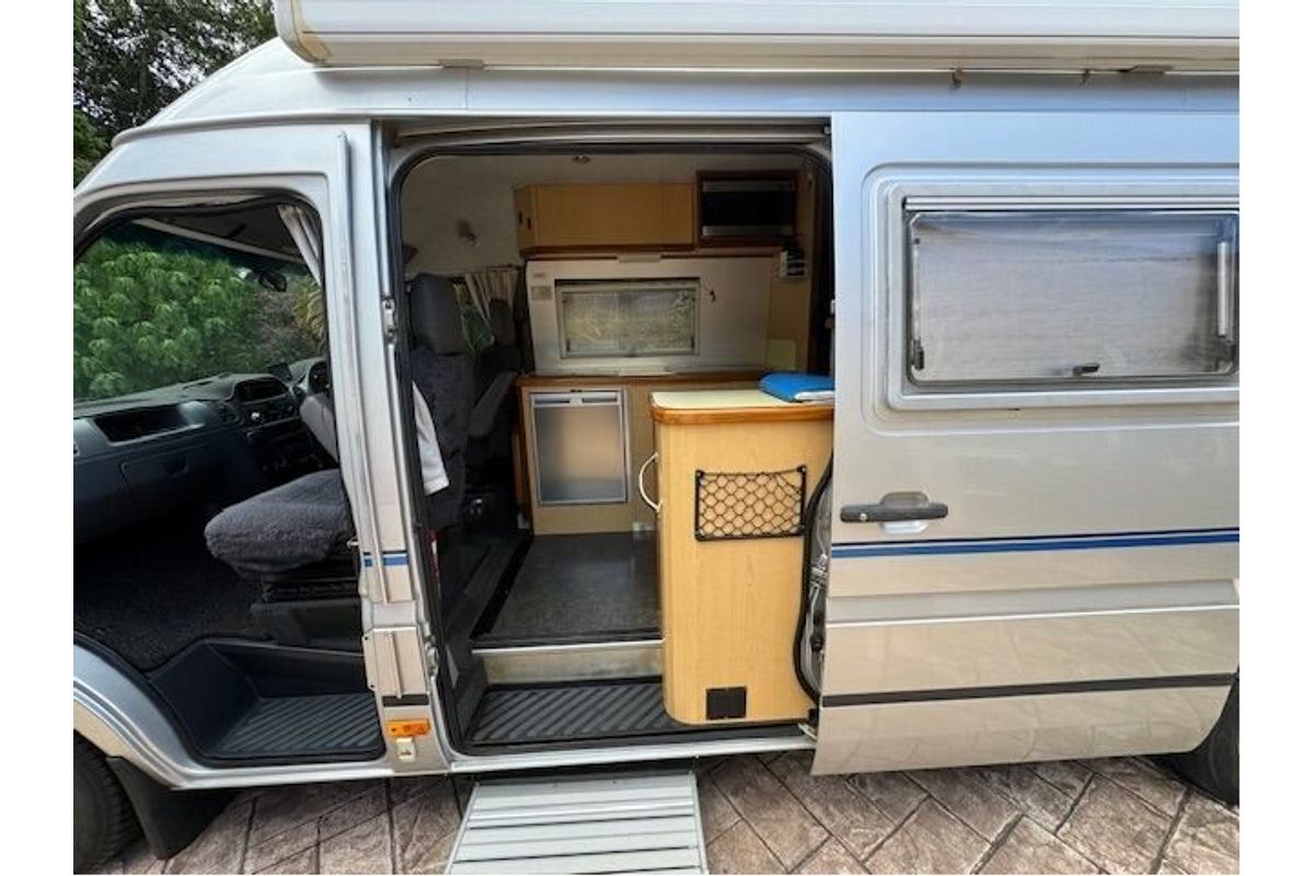 2005 Mercedes-Benz Sprinter 313CDI LWB Rear Wheel Drive