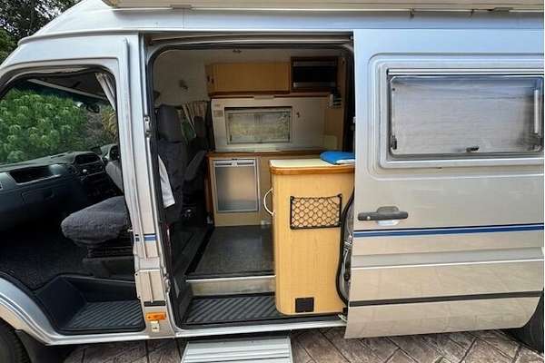2005 Mercedes-Benz Sprinter 313CDI LWB Rear Wheel Drive