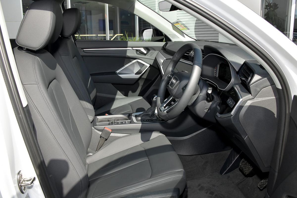 2024 Audi Q3 35 TFSI F3