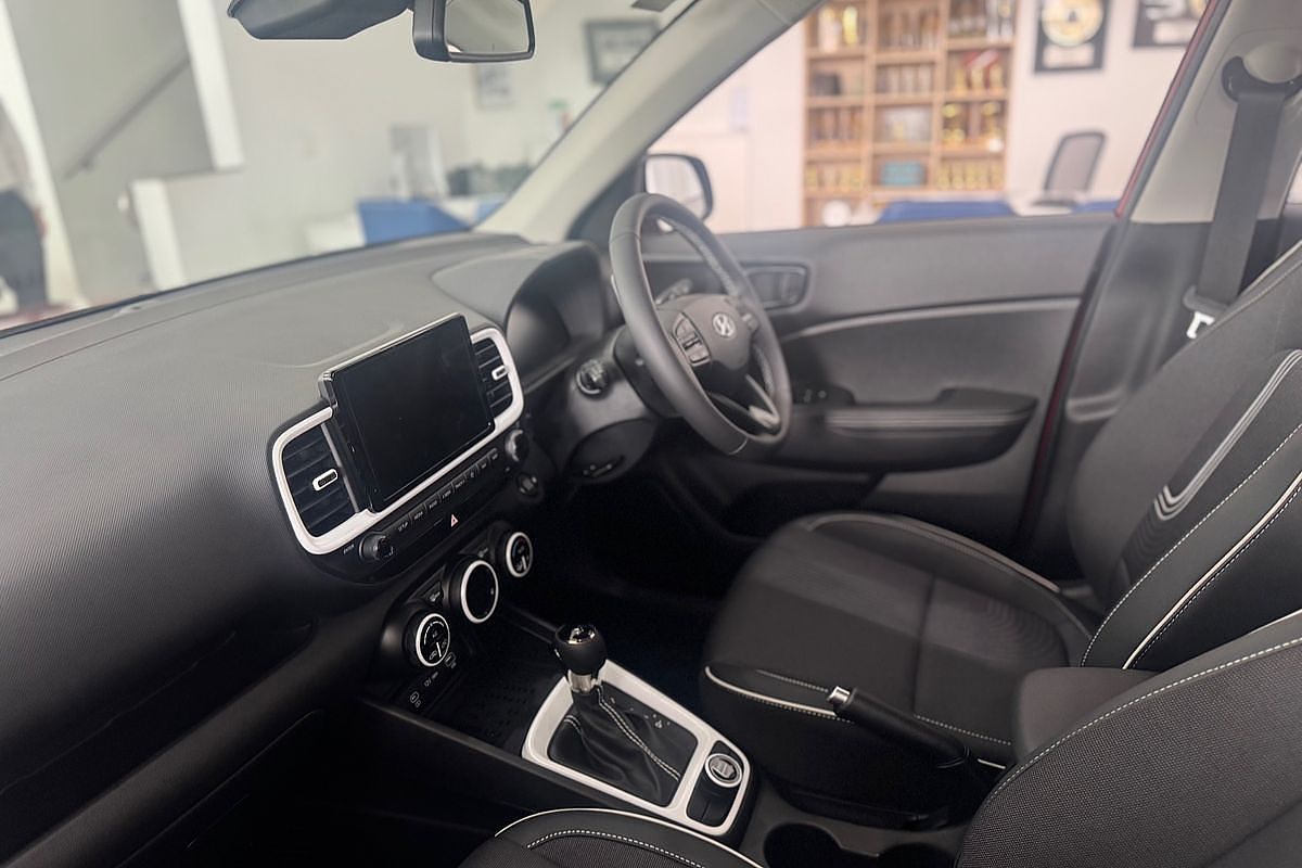 2024 Hyundai Venue Elite QX.V5
