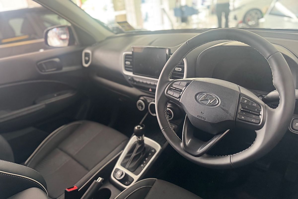 2024 Hyundai Venue Elite QX.V5