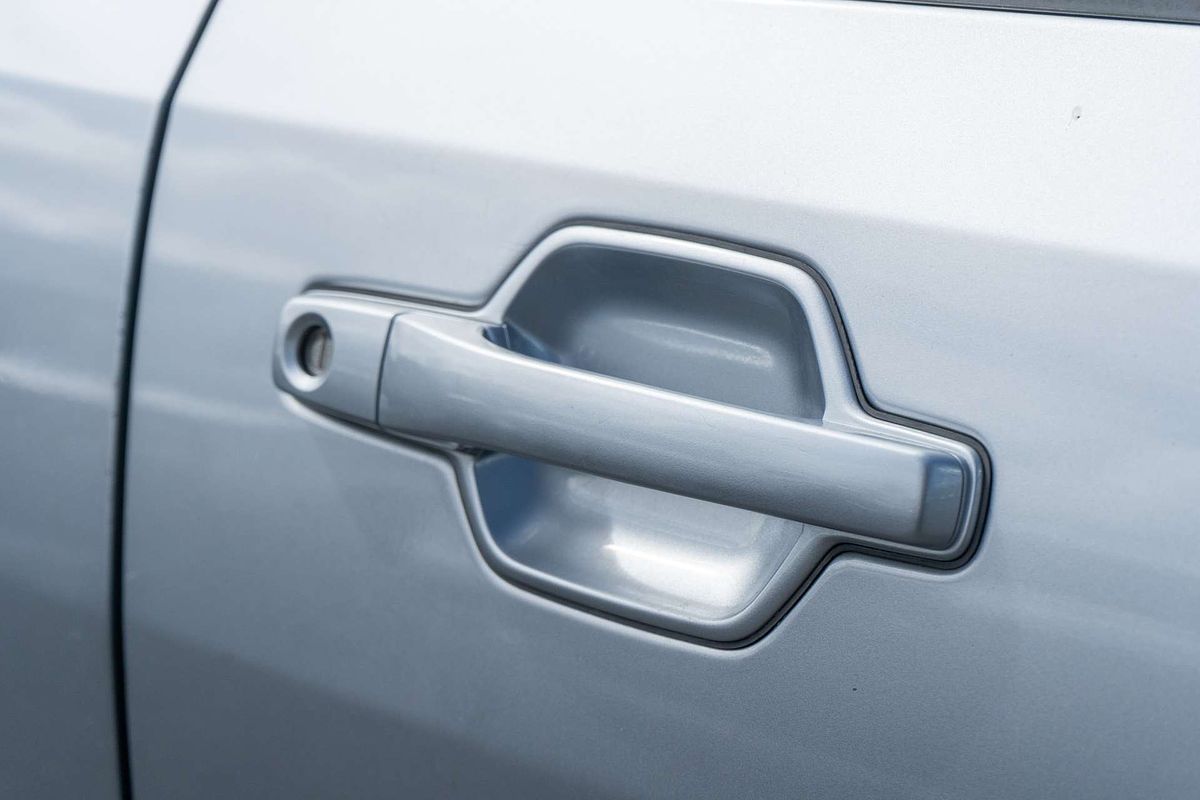 2014 Mitsubishi Pajero VR-X NW
