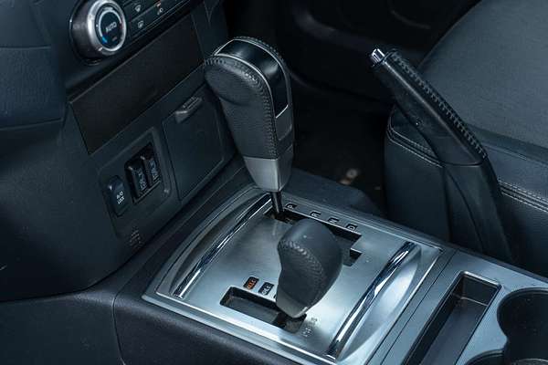 2014 Mitsubishi Pajero VR-X NW