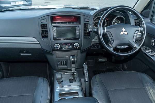 2014 Mitsubishi Pajero VR-X NW