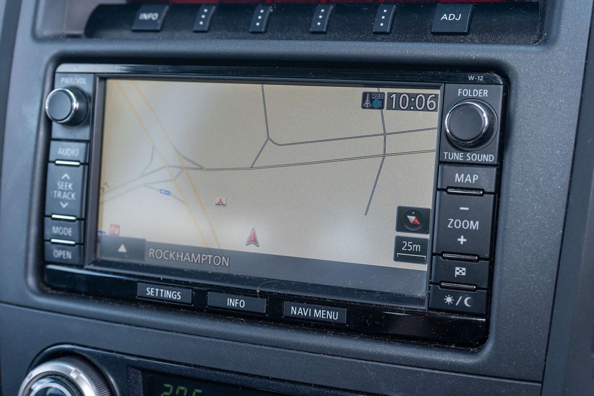 2014 Mitsubishi Pajero VR-X NW