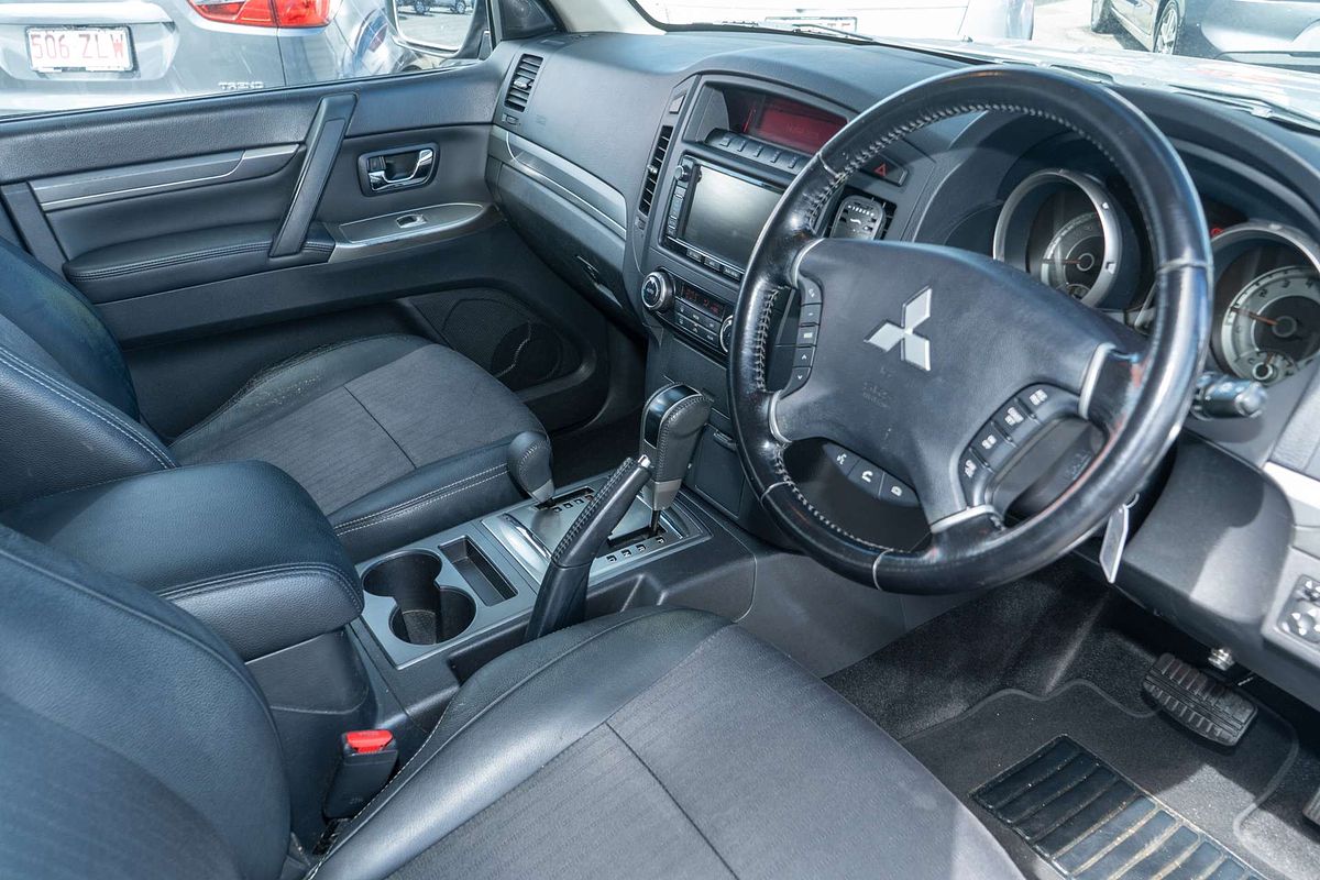 2014 Mitsubishi Pajero VR-X NW