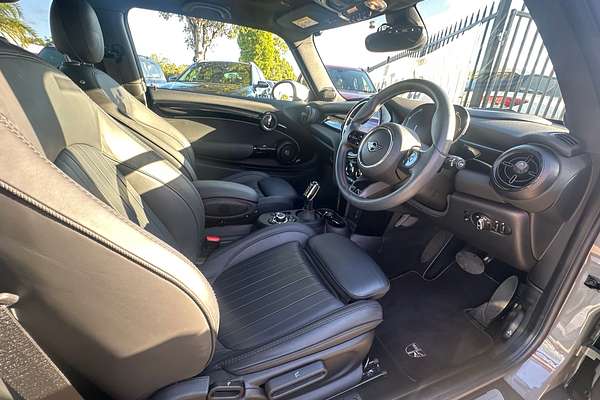 2021 MINI Hatch Cooper SE Classic F56 LCI-2