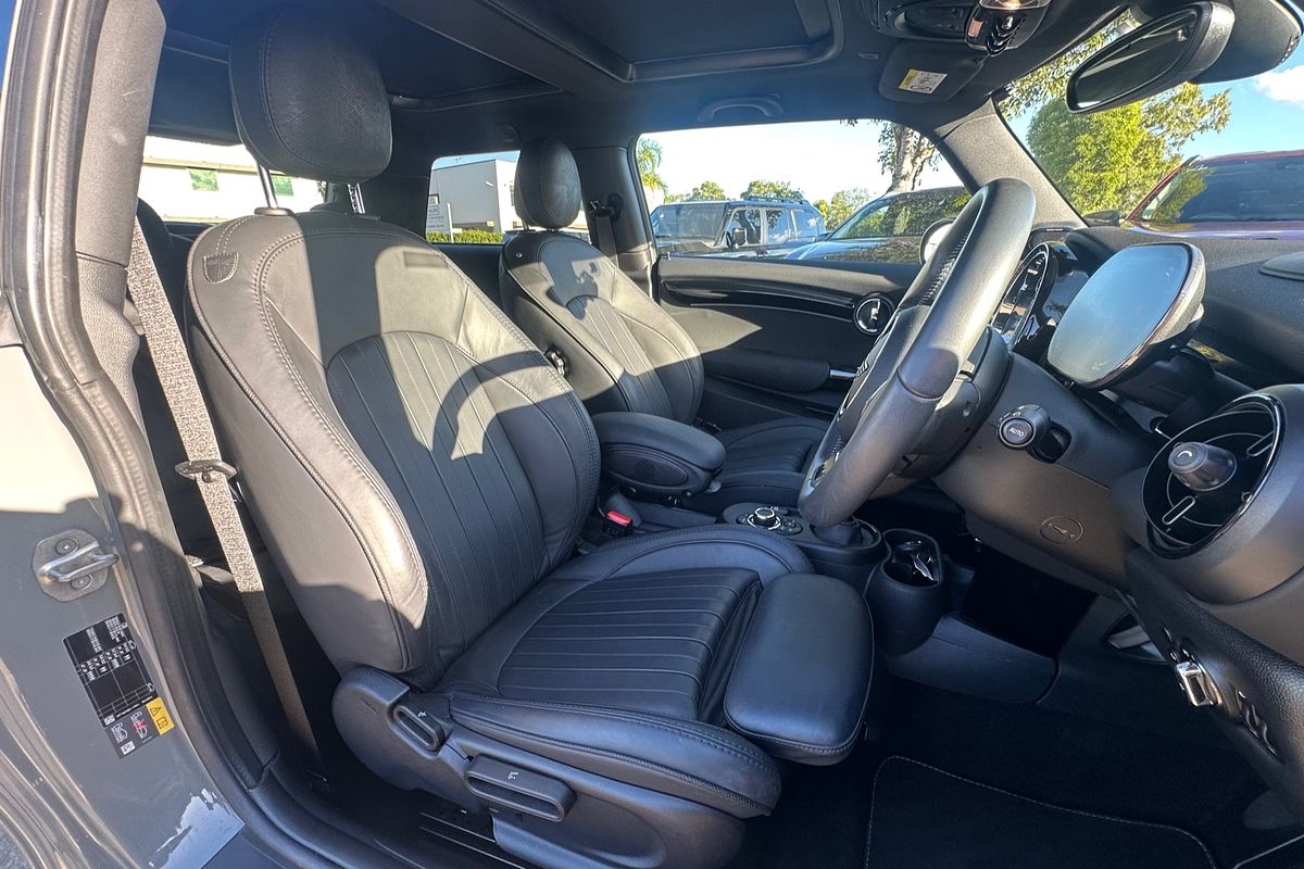 2021 MINI Hatch Cooper SE Classic F56 LCI-2
