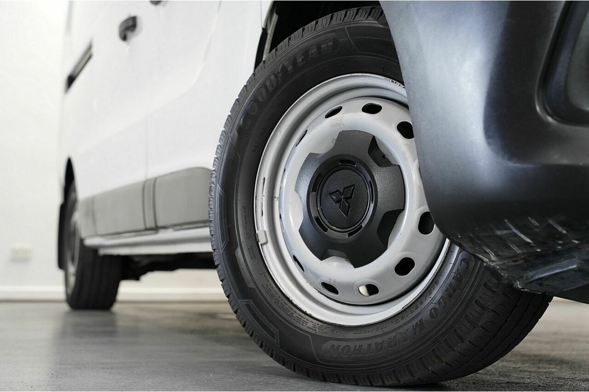 2020 Mitsubishi Express GLX SN LWB