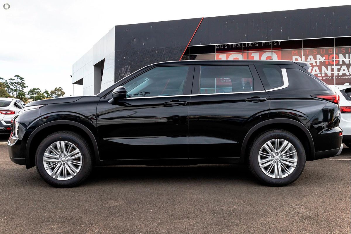 2024 Mitsubishi Outlander ES ZM