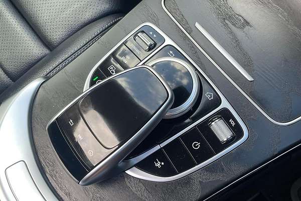 2020 Mercedes-Benz C-Class C200 C205