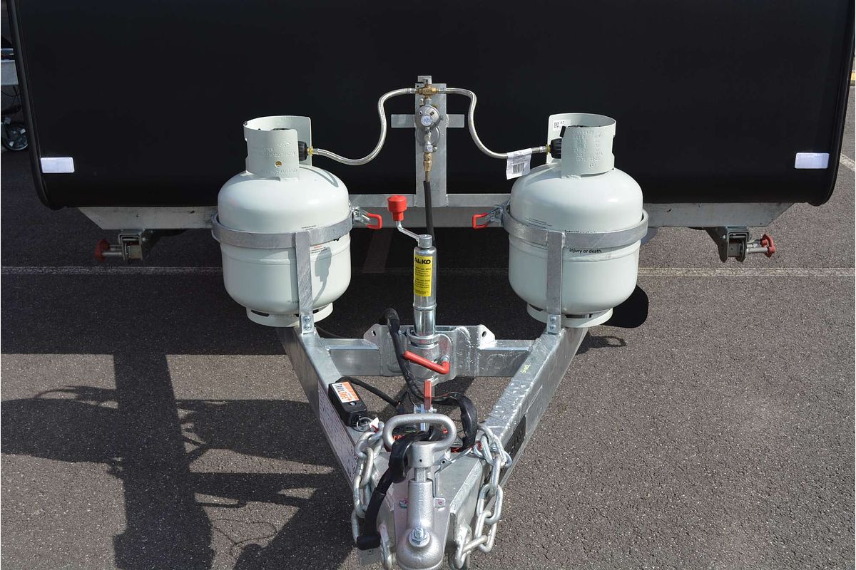2024 New Age Road Owl 19ft Escape